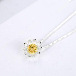 Jewelry - NEW 925 Sterling Silver Two Tone Daisy Necklace Jewelry - NEW 925 Sterling Silver Two Tone Daisy Necklace